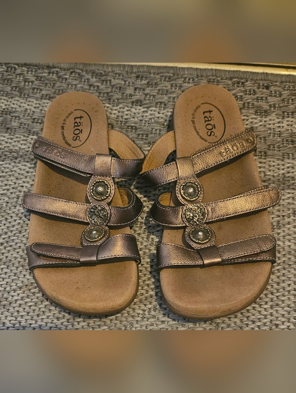 Taos Prize 4 Bronze Metallic Sandals. 8